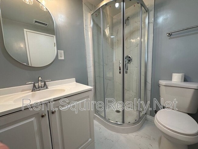 Building Photo - 747 E Benbow St