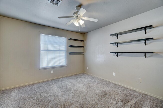 Building Photo - 2733 Tealwood Dr