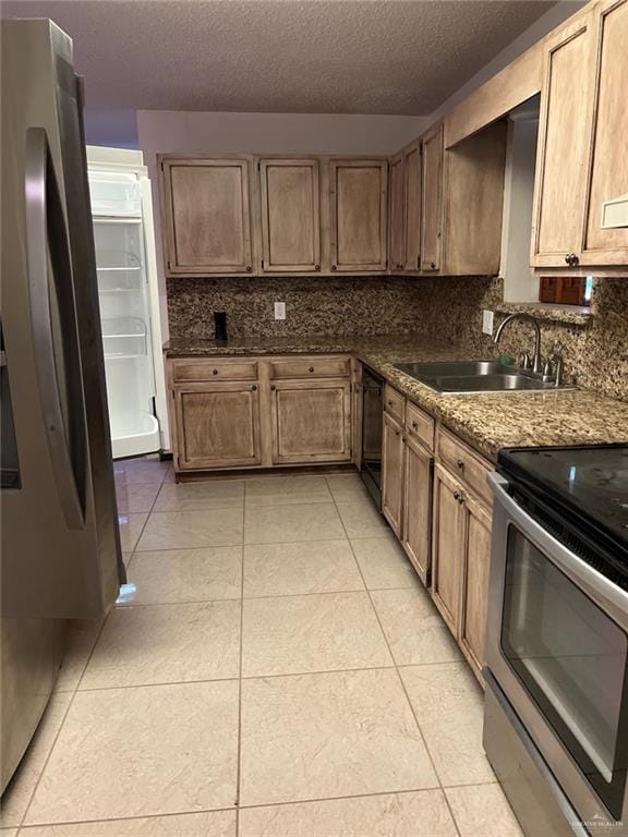 Building Photo - 200 E Yuma Ave