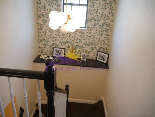 Building Photo - 1704 Summerhill Ct