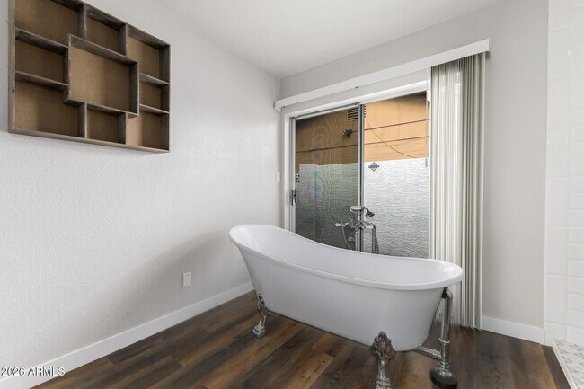 Building Photo - 15014 N 20th St