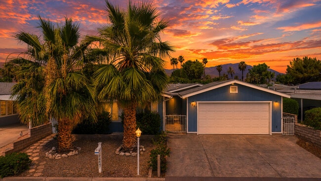 Building Photo - 74647 Azurite Cir E