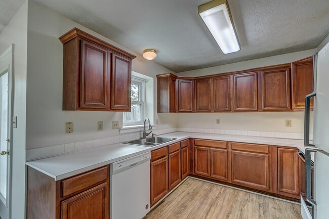 Building Photo - 3789 White Pine Dr