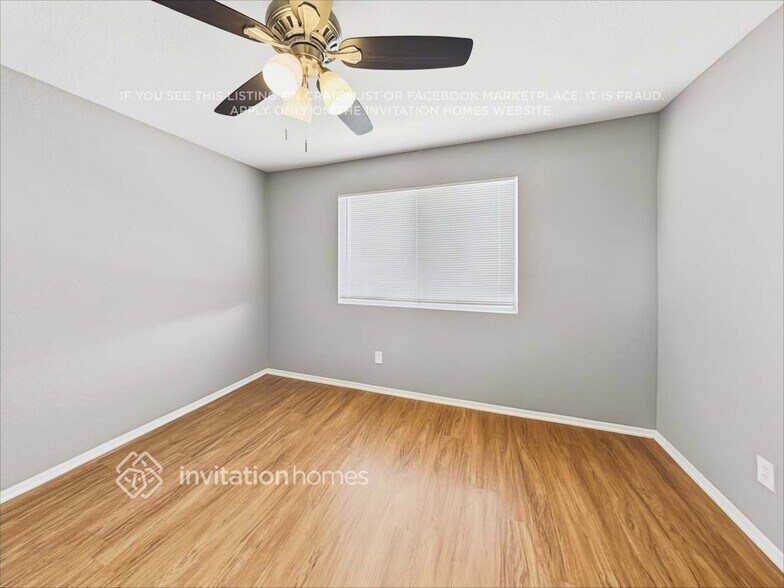 Building Photo - 16487 N 67th Dr