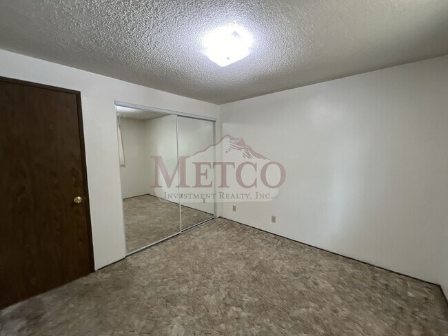 Building Photo - 19703