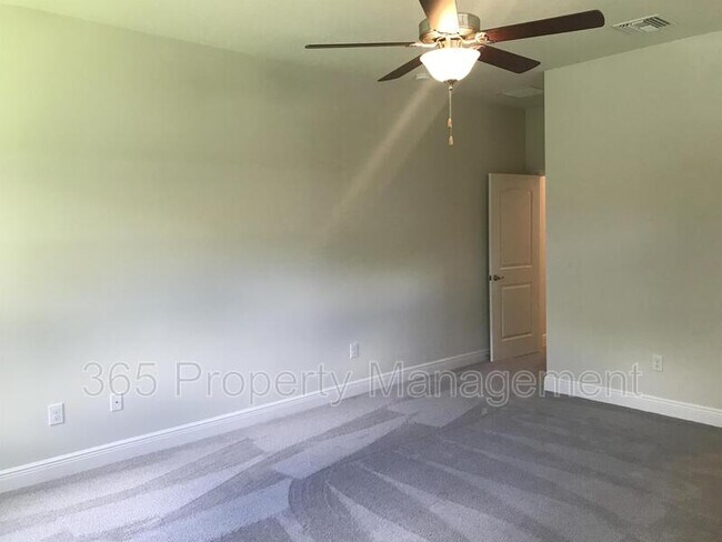 Building Photo - 3044 S Haberland Blvd
