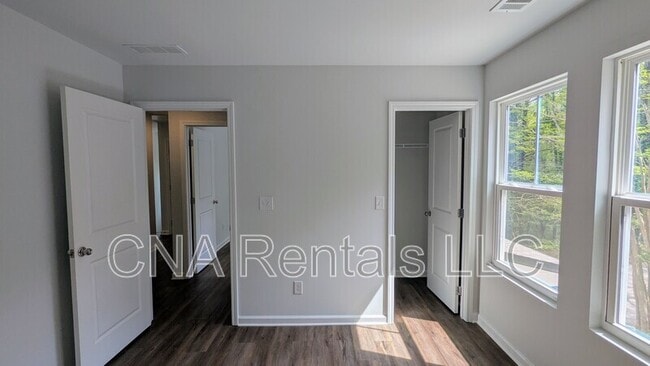 Building Photo - 2367 Summit Ave NW