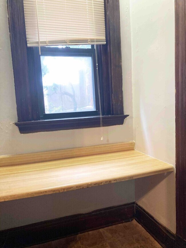 Building Photo - 3241 Jefferson Ave