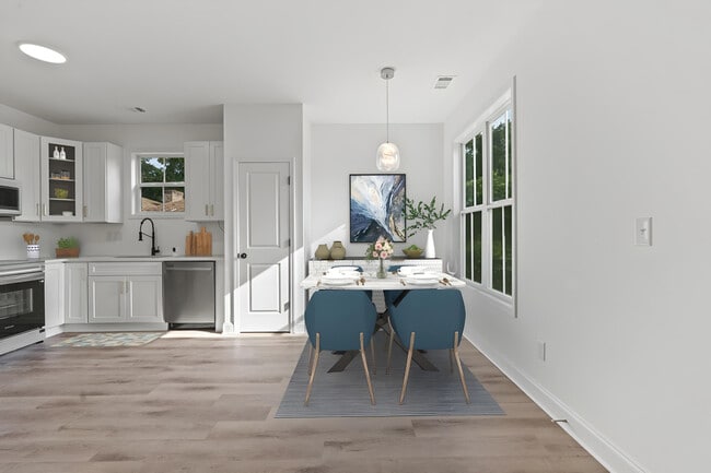 Building Photo - 1232 Swanee Quintet Blvd
