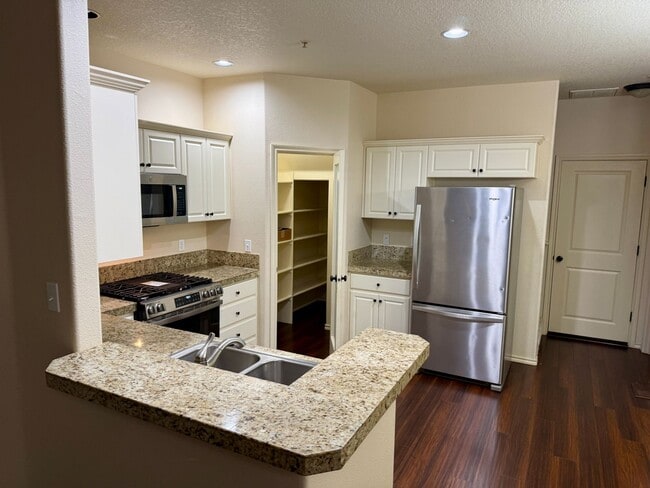 Building Photo - Bethany Village-Two bedroom TH Delight