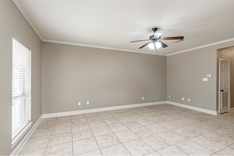 Building Photo - 828 Meadow Bend Dr