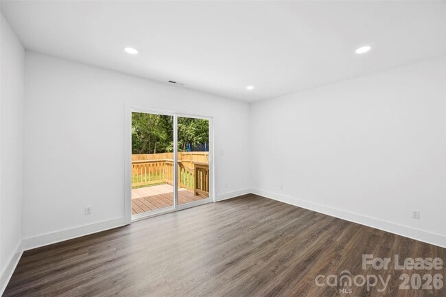 Building Photo - 2942 Reid Ave