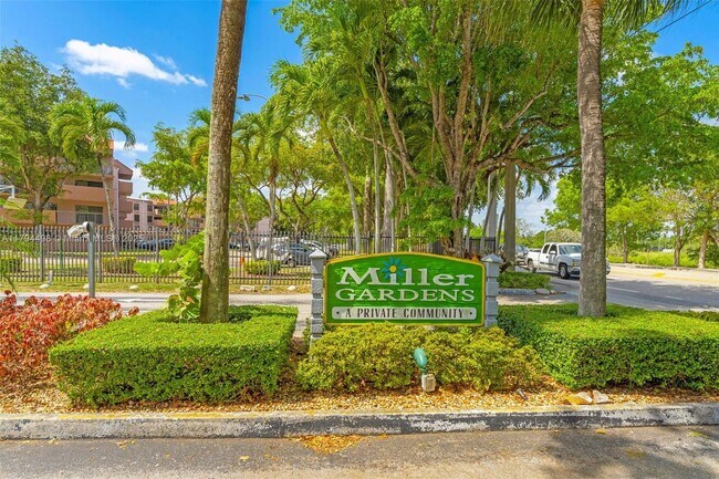 Building Photo - 5800 SW 127th Ave