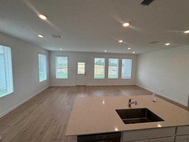 Building Photo - 2290 Jennio Dr