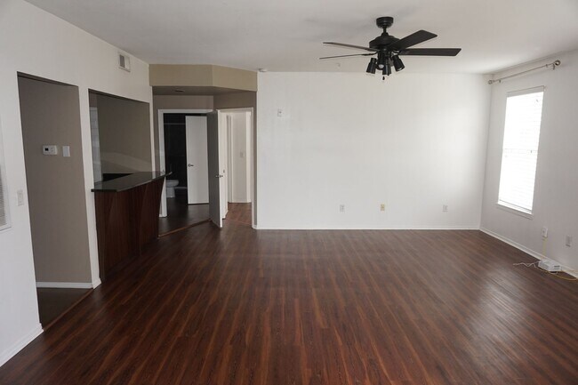 Building Photo - Beautifully Upgraded 2/2 in Residences at Sabal Point