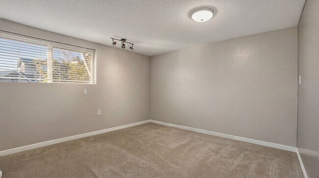 Building Photo - Wasatch Blvd Gem!! Hot Tub, Sauna, & Trails in Top SLC Location