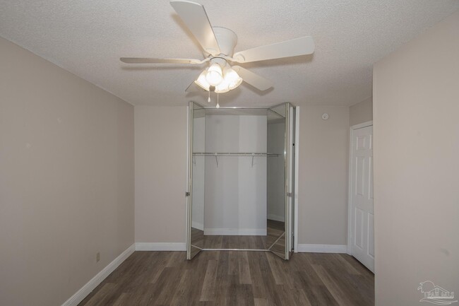 Building Photo - 5051 Grande Dr