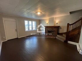 Building Photo - 302 S 12th St