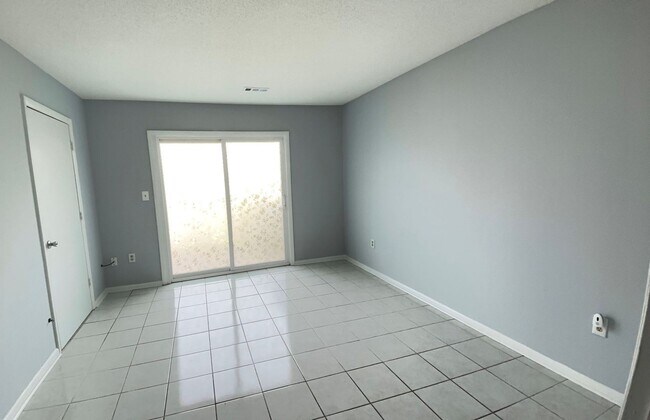 Building Photo - Very cute 2 bedroom/2 bath unfurnished condo