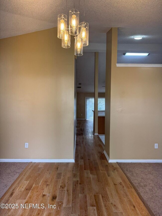 Building Photo - 1318 Yellow Jacket Ct