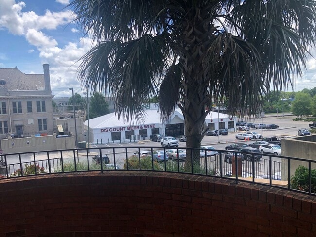 Building Photo - wh103