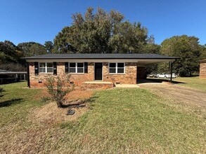 Building Photo - 3 bed/2 bath rental in Norwood