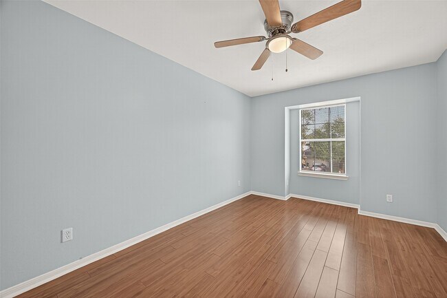 Building Photo - 6710 Bellaire Gardens Dr