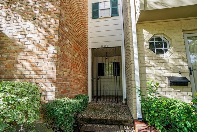 Building Photo - 14370 Misty Meadow Ln