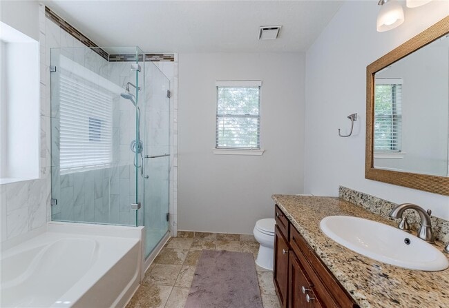 Building Photo - 3022 Norwich St