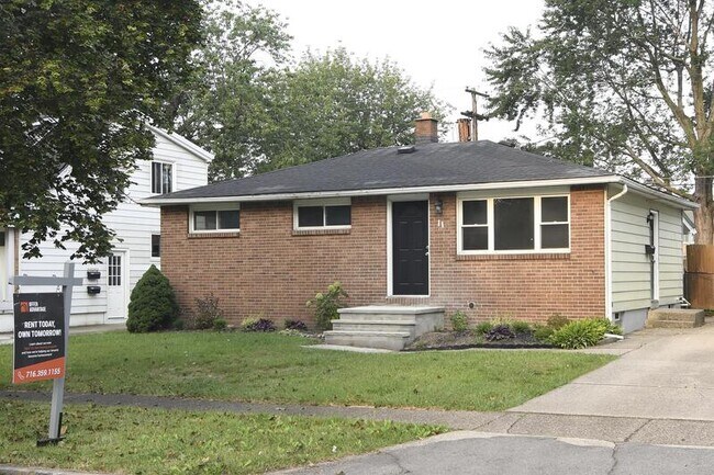 Building Photo - 11 Wellington Rd