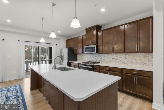 Building Photo - 10706 Larkswood St