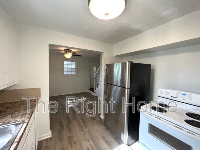 Building Photo - 6749 N 34th St