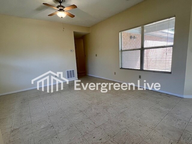 Building Photo - 121 Pembroke Ct