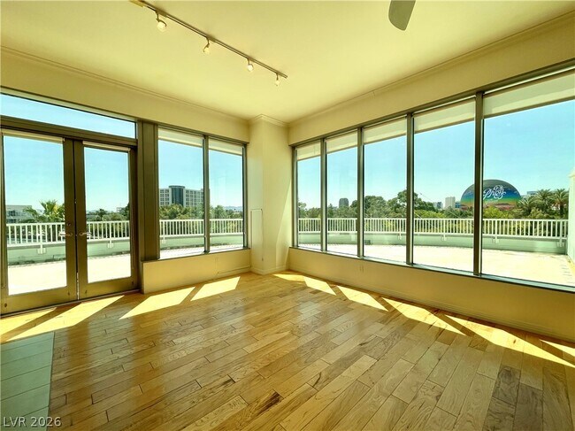 Building Photo - 360 E Desert Inn Rd