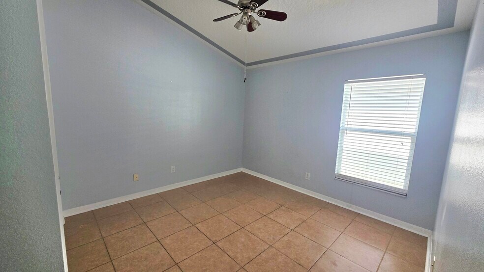 Building Photo - 9730 White Barn Way