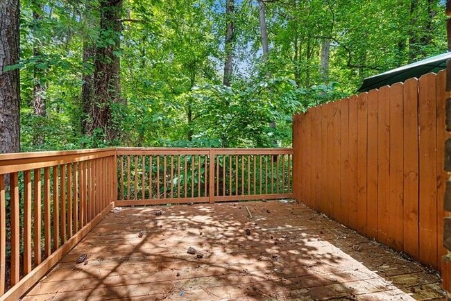 Building Photo - 2BR/1BA Duplex Conveniently Located Off Pleasant Hill & Cruse Rd!