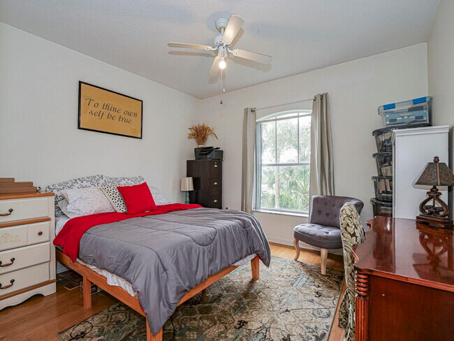 Building Photo - 5095 Fairways Cir