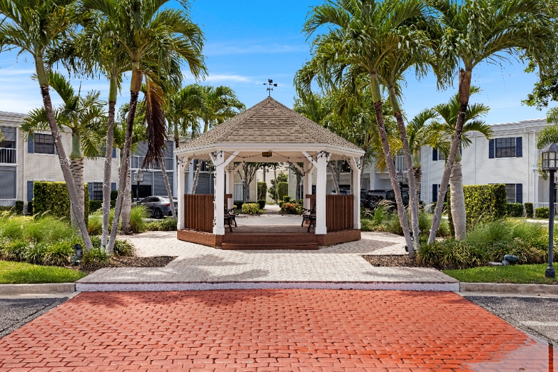 Building Photo - 130 Cypress Club Dr