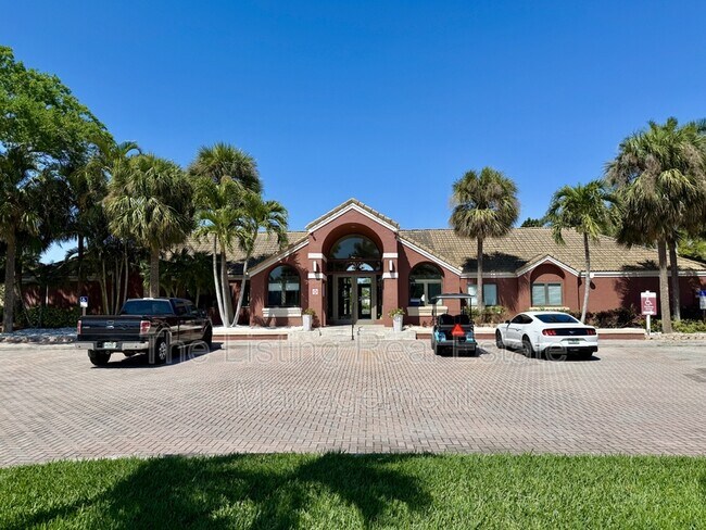 Building Photo - 10263 Gandy Blvd N