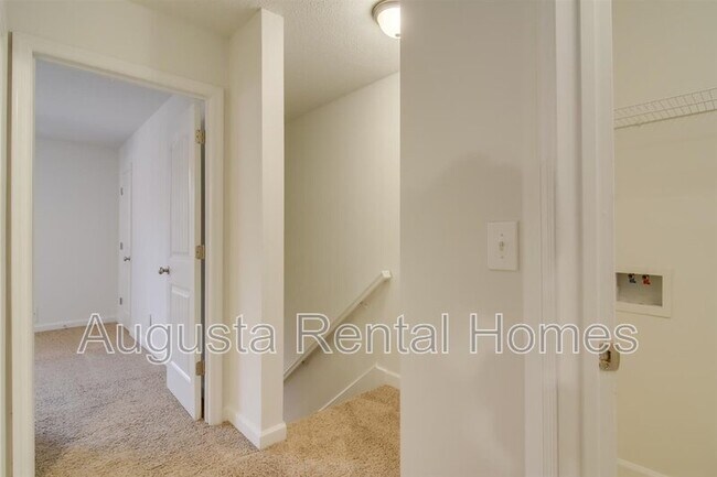 Building Photo - 2905 Arrowhead Dr