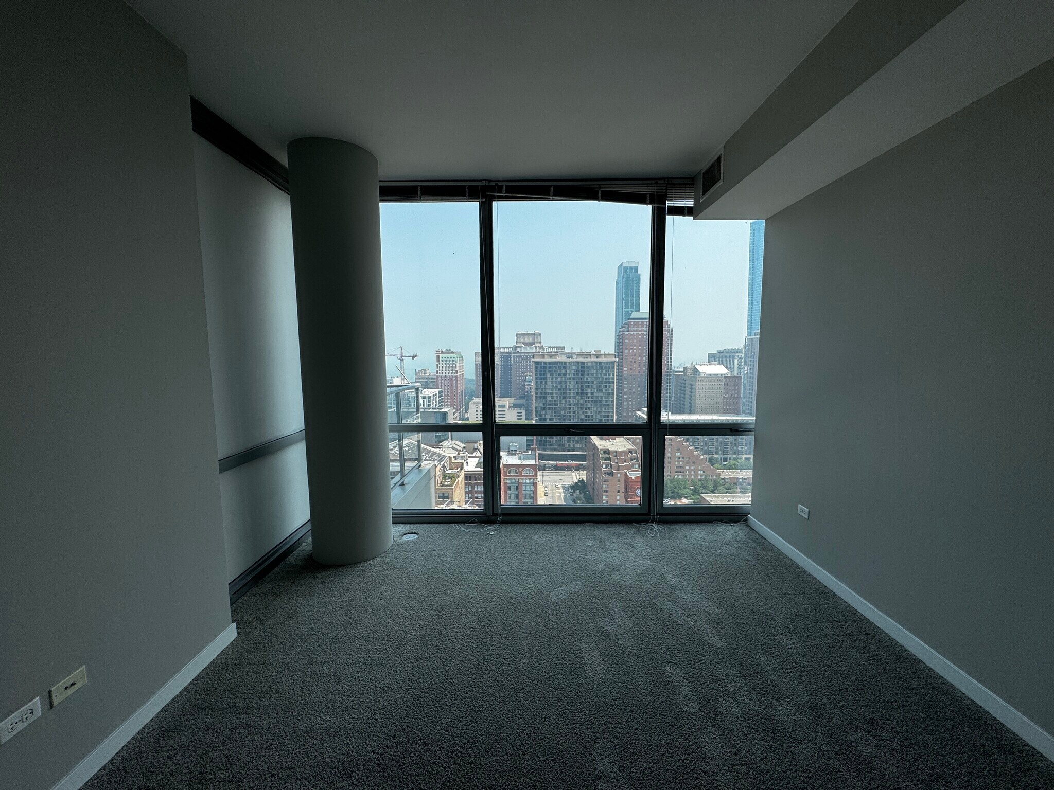 Building Photo - 732 S Clark St