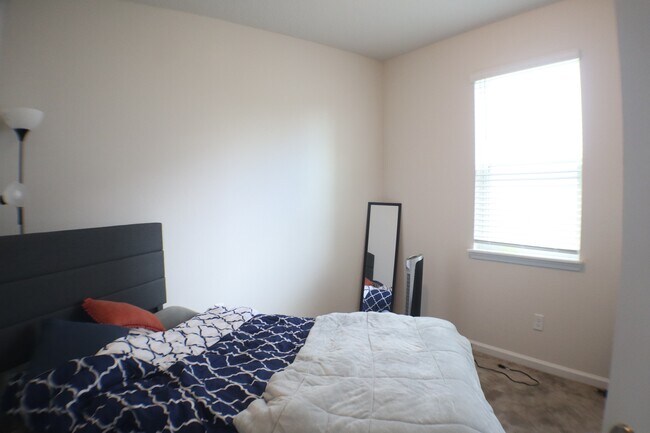 Building Photo - 5132 Sawmill Pt Wy