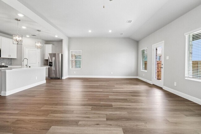 Building Photo - 6206 Castamere Dr