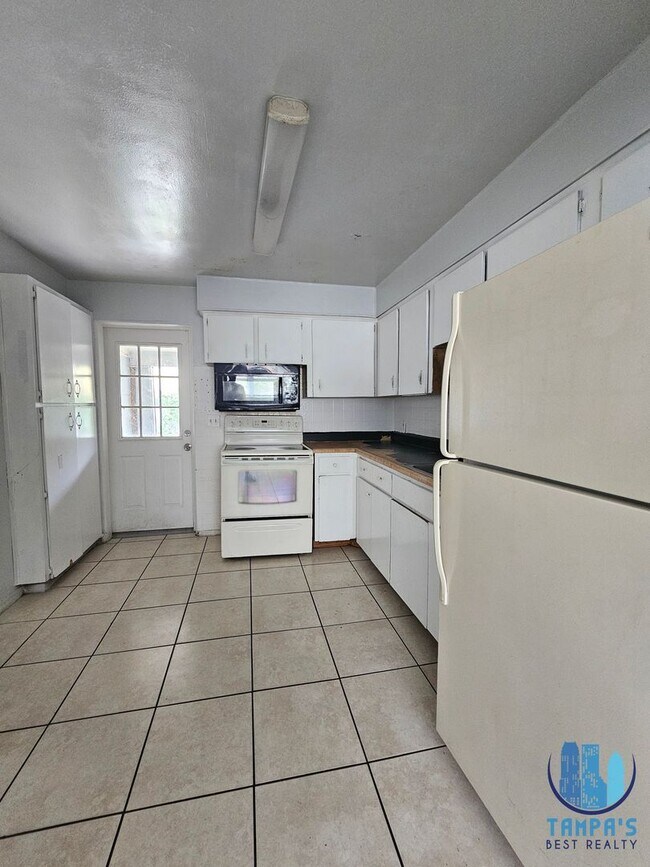 Building Photo - 1212 W Marjorie St