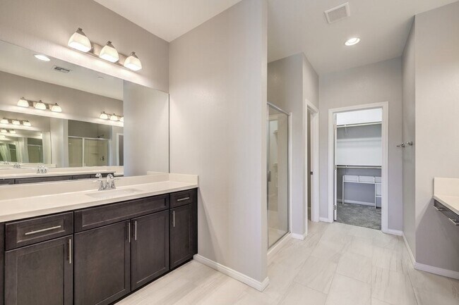 Building Photo - 1028 Via Corto St