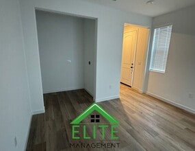 Building Photo - Charming Single-Bedroom Retreat in Manteca...