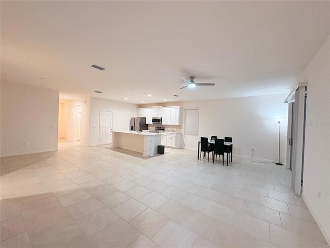 Building Photo - 1568 Sky Lks Dr