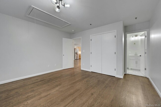 Building Photo - 115 Halstead Ave