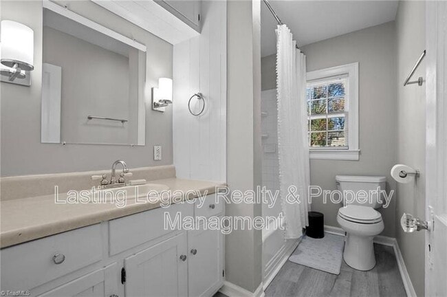 Building Photo - 156 Rosedale Cir