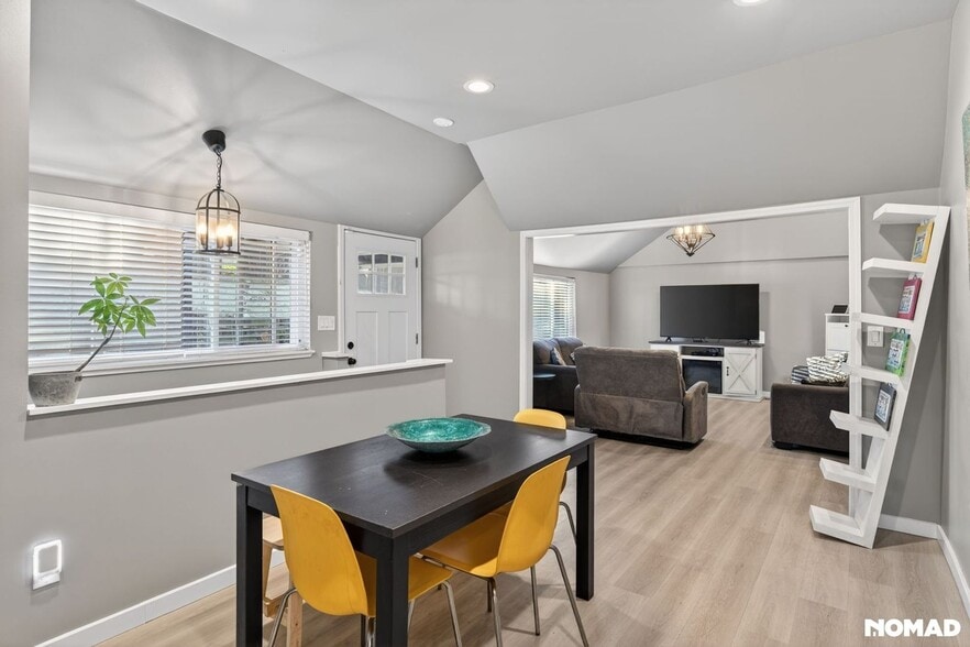 Building Photo - 10020 Wilkeson St S